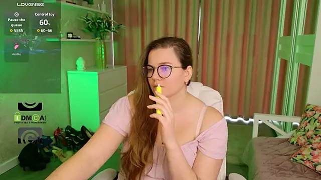 kellykleine - KellyKleine's free webcam - UK Sex Cams