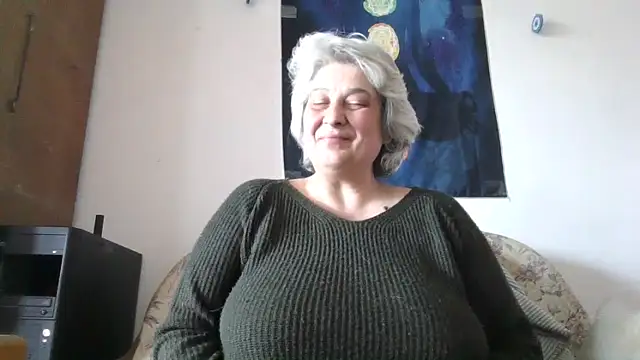 ExquisiteMature webcam