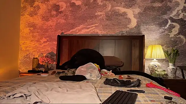 美女meowLili在线直播