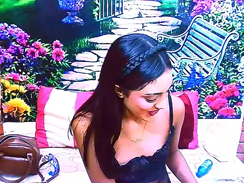IndianPretty14u2Luv webcam
