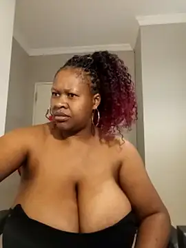 bustylisa1983 webcam