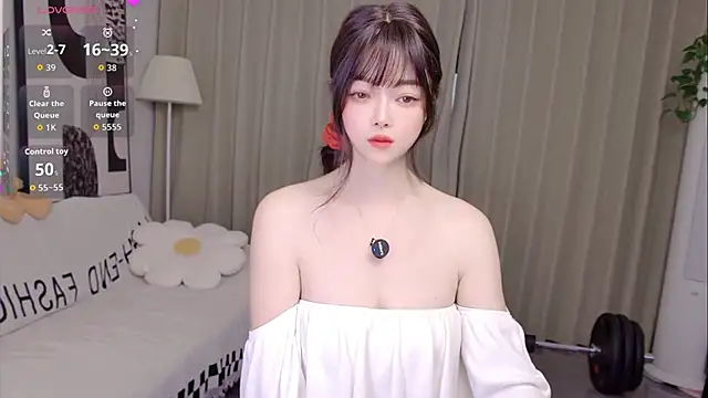 美女uikyy1在线直播