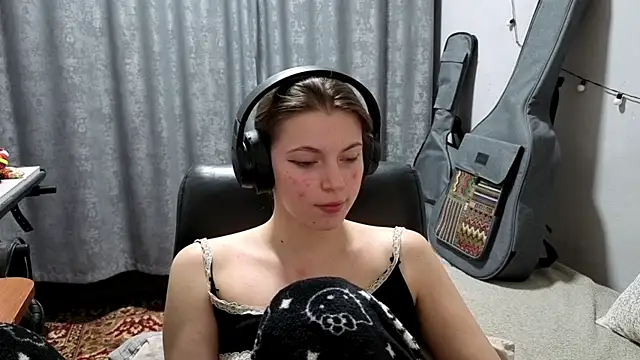 cutieanny - CutieAnny's free webcam - UK Sex Cams