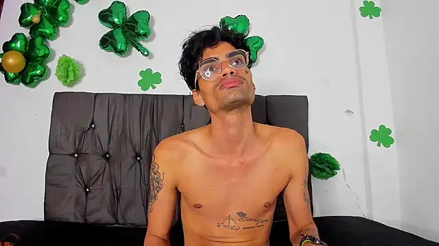 Preview of gay_red_room