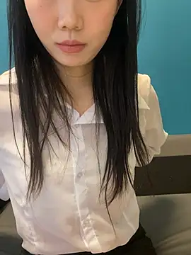 美女ZHJKS9988在线直播