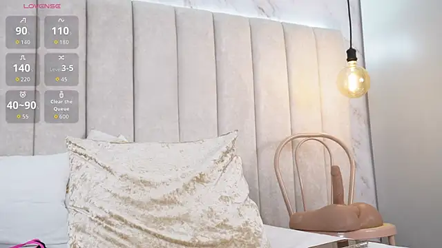 annyy_rosse (F young) - Anal plug, oiled ass