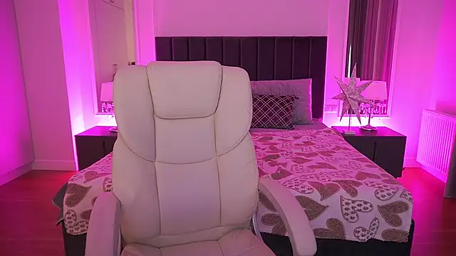 LylaYeess live sex cam