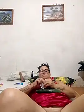 Webcam Model (tugordita-hot) is live