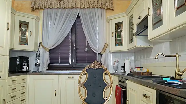 tunderose1 (Ask my age) - topless