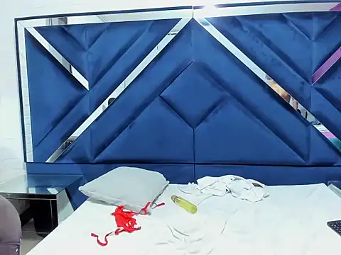 aixaandmayte (Ask my age) - Oil in tits