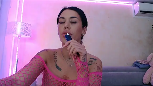 LaylaCruzRose webcam