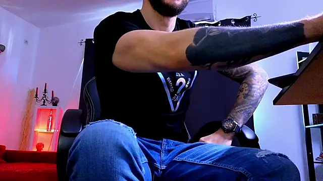 MightyAaron66 webcam