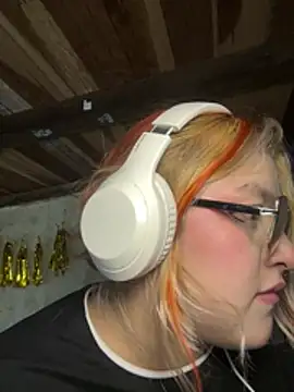 Sophia_Weest99 webcam