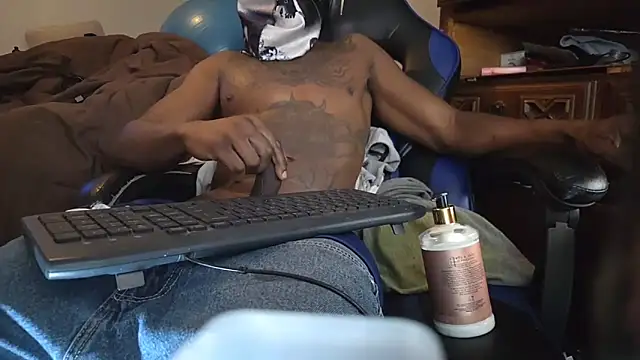 dominatingblacklove webcam