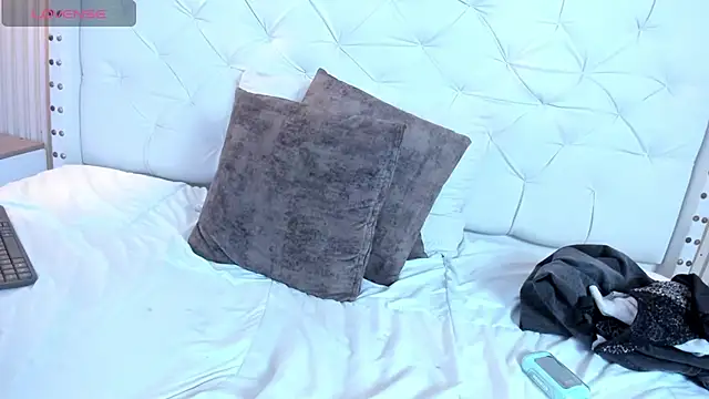 ariana__rosse webcam