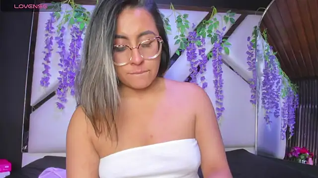 Freyaa_Millerr webcam