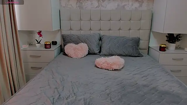 mysteriousbrunette26 webcam