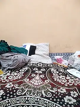 Webcam Model (Rising_Queen)  is live.Free join now!