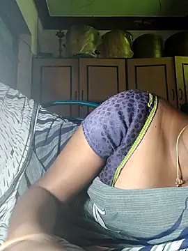 Webcam Model (Tamil_Kavitha) is live