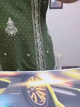 Webcam Model (SexybeboX)  is live.Free join now!