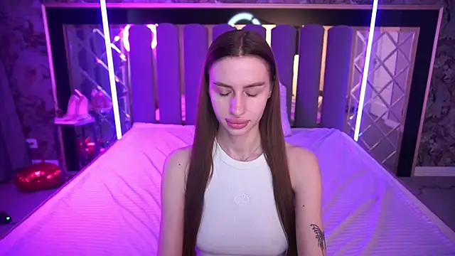 snow_whiteeex - Snow_WhiteeeX's free webcam - UK Sex Cams