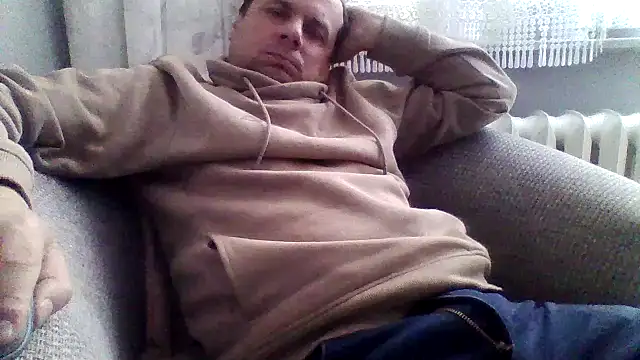 grzes19763 - Grzes19763's free webcam - UK Sex Cams