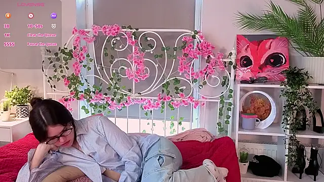 ToshaSelinger webcam