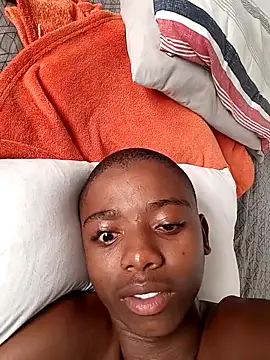 BLACK_BOTTOM03 webcam