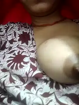 Julilodhi8695 webcam