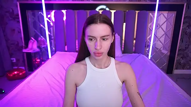 snow_whiteeex - Snow_WhiteeeX's free webcam - UK Sex Cams