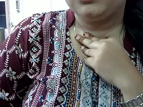 cute_aliyaa - Cute_Aliyaa's free webcam - UK Sex Cams