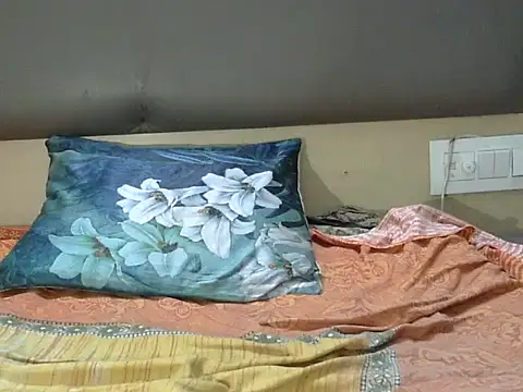 sweetrashii - SweetRashii's free webcam - UK Sex Cams