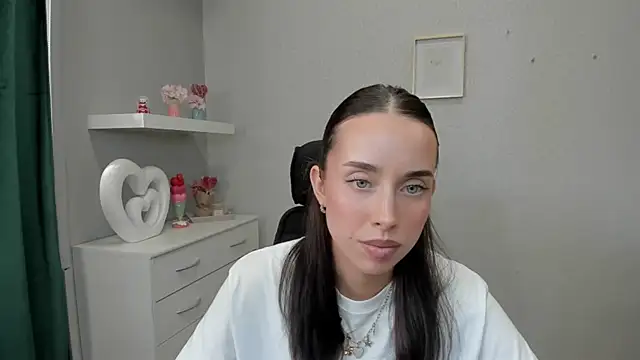 adelesolo - AdeleSolo's free webcam - UK Sex Cams