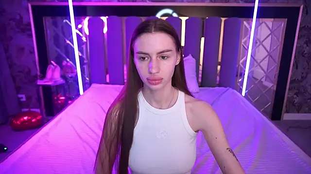 snow_whiteeex - Snow_WhiteeeX's free webcam - UK Sex Cams