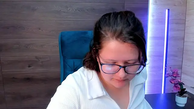 trynotbeingshy webcam