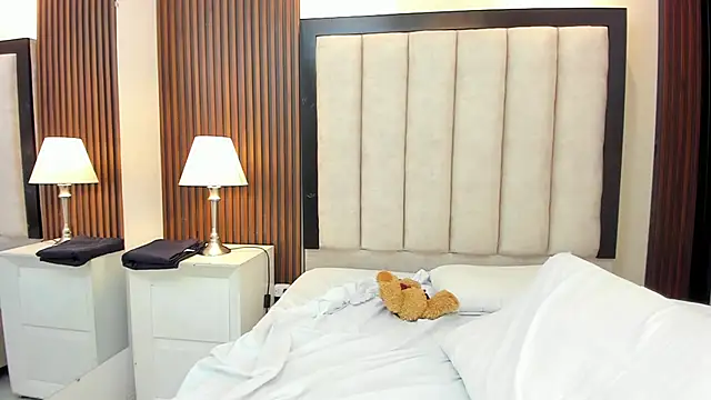 Molly_Thonsonn webcam