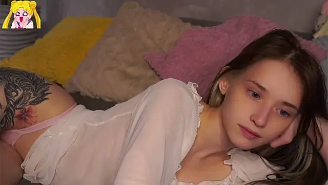 edlinhargus (F teen) - teasing my pussy dear