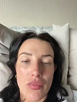 Webcam Model (Remirosee)  is live.Free join now!