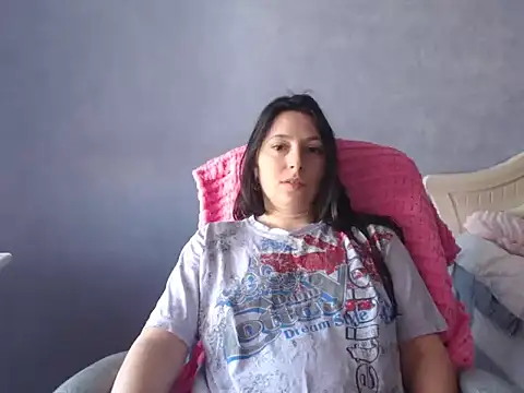 LuckyLisa23 webcam