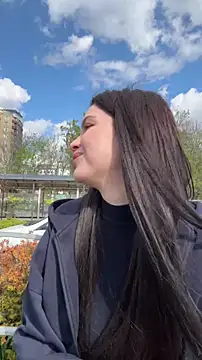 kikiwatson (F young) - Show pussy in public 😍