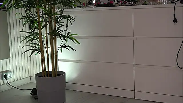 emmablanco (F teen) - 😈domi 10minctrl last tipper😈