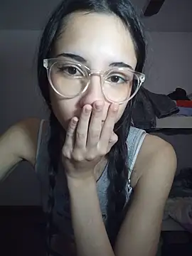 Webcam Model (isaaabelaaa)  is live.Free join now!