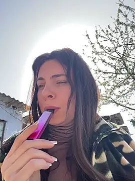 CurlyLara live sex cam