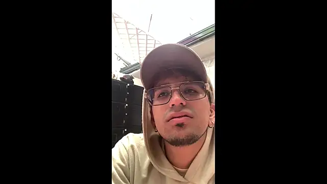 JeremySanders1_ webcam