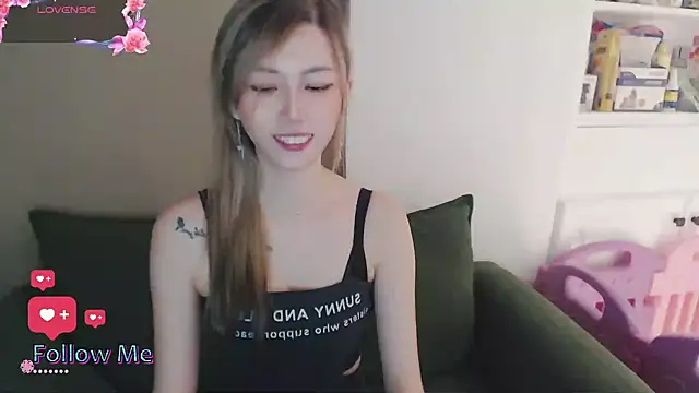 美女whitecat13在线直播