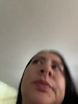 Webcam Model (Abril_Luv)  is live.Free join now!