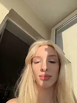 AleksaBlonde webcam
