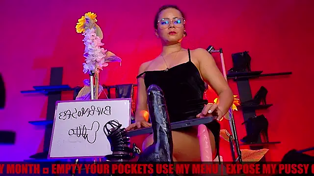 MistressSlut1 webcam