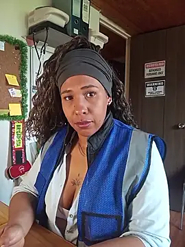 IVONNE_COLLINS33 webcam