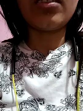 CuteSarikaLIVE webcam